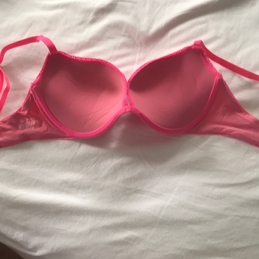 Victoria Secret Bra - Picture 2 of 3
